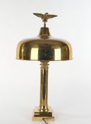 Salonlampe, 2. Hälfte 20. Jh., Messing, Rundschaft mit Kapitell auf quadratischem Sockel, bekrönend