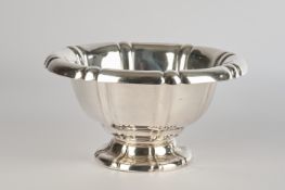 Fußschale, Silber 800, deutsch, vertikal gegliedert, konische Wandung, 14.5 cm hoch, ø 27 cm, ca. 6