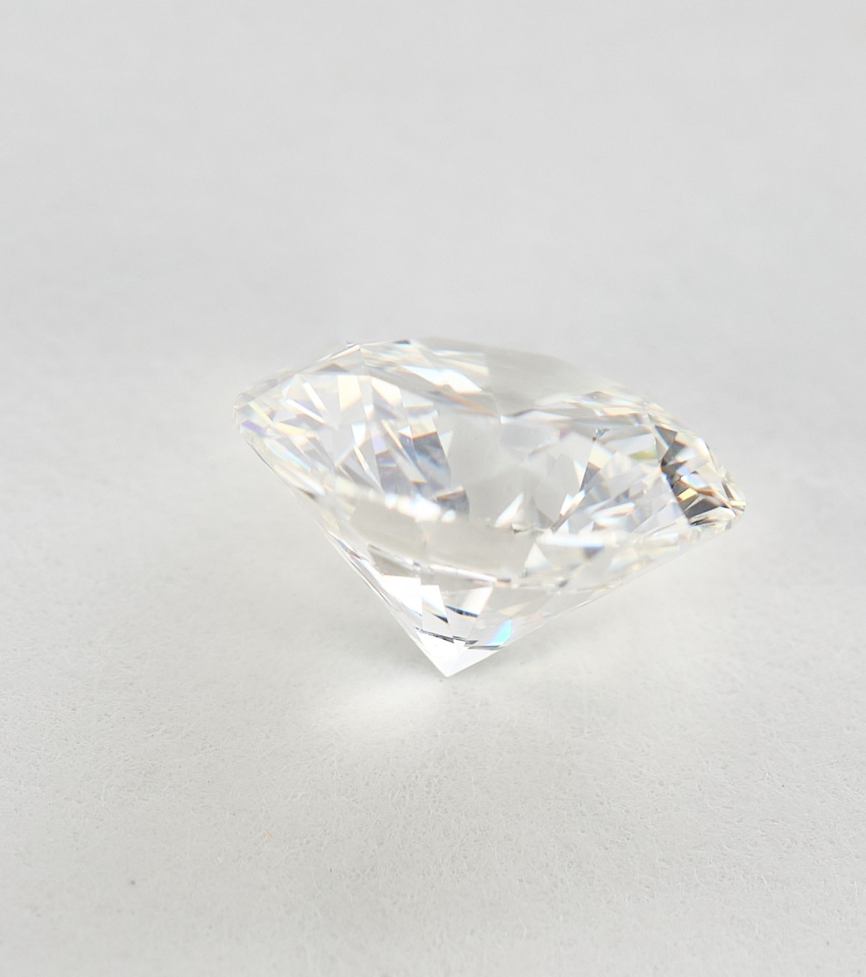 Loser Brillant, 1.30 ct., GIA-Zertifikat vom 28. Februar 2017, demnach lupenrein / if, feines weiß 