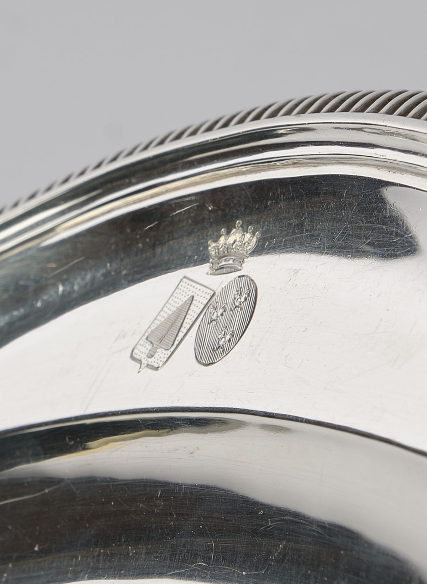 Vorlegeplatte, Silber 800, Belgien, Delheid, ovalförmig, passig-geschweift, umlaufende Zungenbordür - Bild 2 aus 2