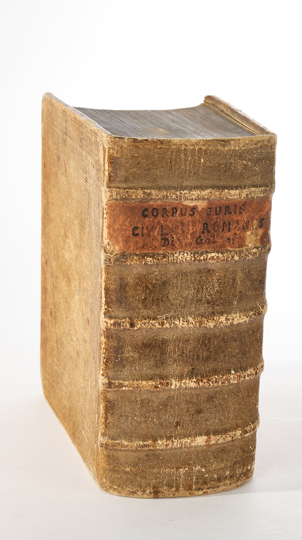 Book, "Corpus Juris Civilis Romani, In quatuor Partes distinctum, Dionysio Gothofredo, JC, Auctore, - Image 3 of 4