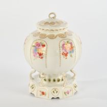 Lidded box, KPM Berlin, c. 1913, 2nd choice, bulbous vessel on a round stand with six twisted suppo