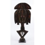 Reliquienfigur, Kota, Mahongwe, Gabun, Afrika, Grabwächter aus Holz, Gesicht und Vorderseite mit Ku