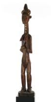 Figur, weiblich, Dan, Liberia, Elfenbeinküste, Afrika, Holz, auf Sockel stehend, schmales Gesicht,