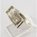 Ring, probably WG, 21 diamonds totalling approx. 0.30 ct, approx. 4 g, RM 50