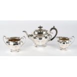 Teekanne, Sahnegießer, Zuckerschale, Silber 925, Sheffield, 1907, Walker & Hall, ovale, ansteigende