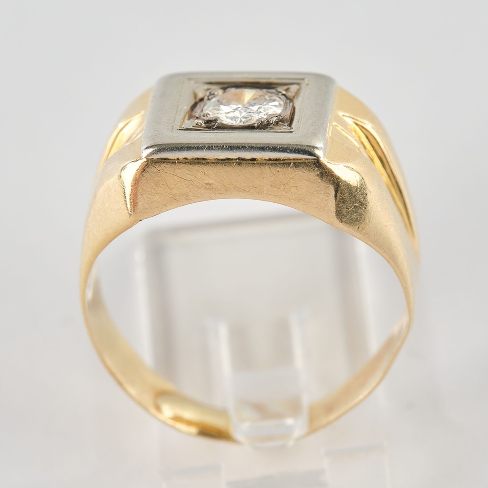 Ring, GG 750, 1 Brillant ca. 0.23 ct., 3.7 g, RM 49 - Bild 3 aus 3