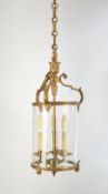 Hallenlaterne, 19./20. Jh., Gestell in Messing mit ornamentalem Dekor und Akanthusblättern, hierin 