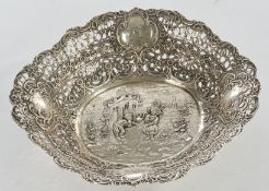 Amorettenkorb, Silber 800, deutsch, oval, mit Amoretten, Tauben, Blüten und Rankenwerk im Relief ge