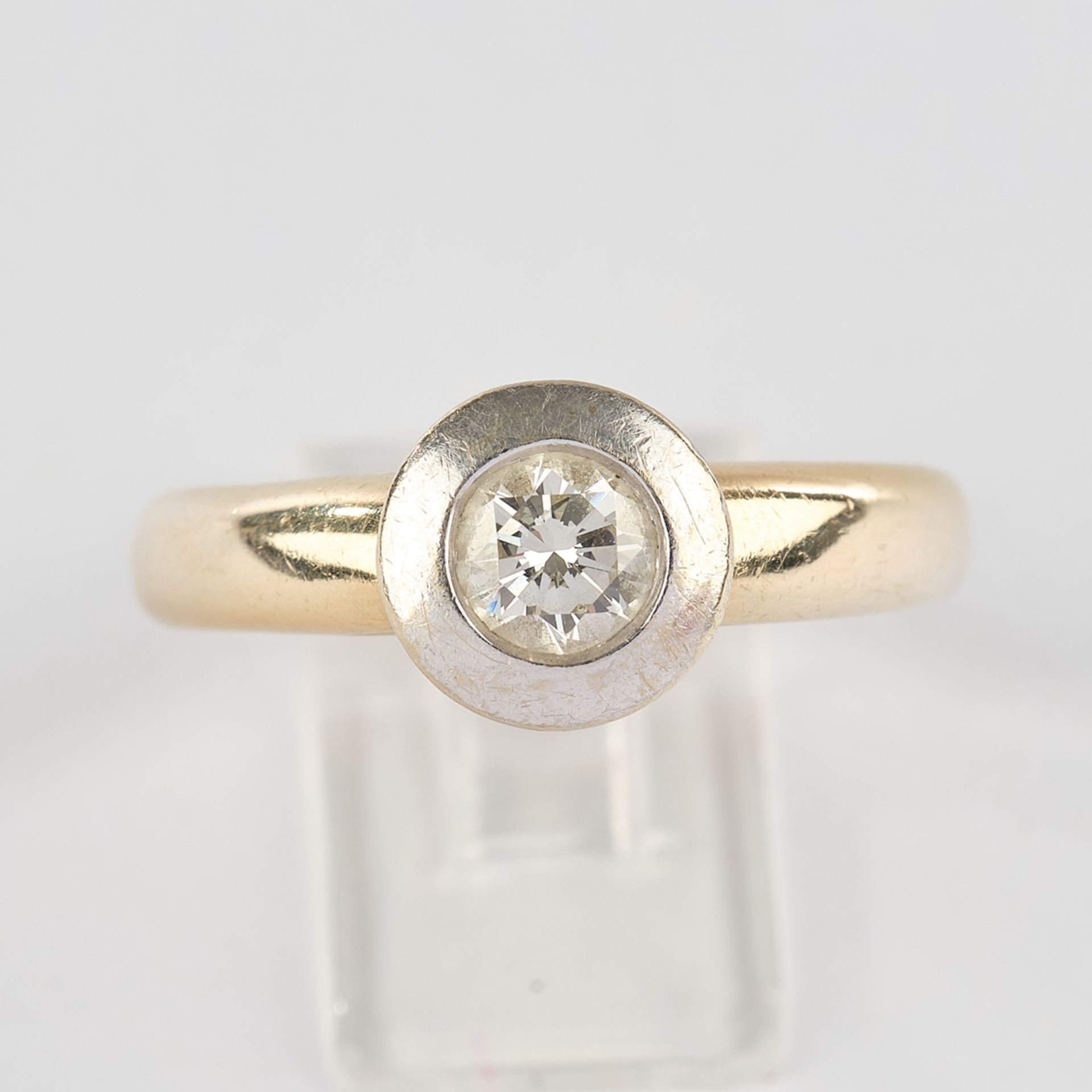 Solitärring, GG 585, Fassung WG, 1 Brillant ca. 0.50 ct., tc/vsi, Christ, 5.8 g, RM 56