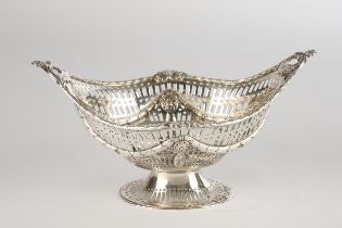 Korb, Silber 925, London, 1890, Charles Stuart Harris, oval, auf Standfuß, Lorbeergirlanden, rocail