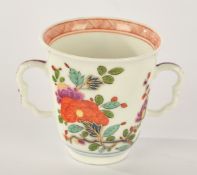 Doppelhenkelbecher, Meissen, Schwertermarke, um 1730/35, indianische Blumenmalerei, polychrom und g