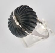 Ring, WG 750, punziert LB, 4 Besatzbrillanten, Onyxkrone, 11.9 g, RM 53.5