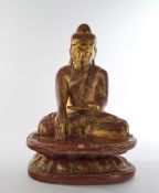 Buddha, Burma, 19. Jh., rotbrauner Trockenlack, Reste von Vergoldung, im Meditationssitz auf Sockel