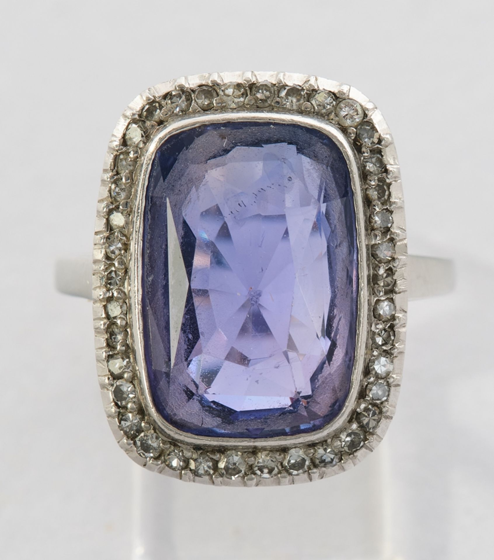 Ring, probably platinum, probably amethyst, 36 diamonds totalling approx. 0.30 ct, approx. 6.3 g, R