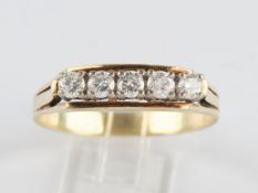 Ring, GG 585, Fassung WG, 5 Brillanten zus. ca. 0.35 ct., ca. 3.72 g, RM 59