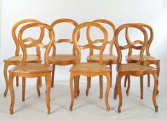 7 Stühle, Louis Philippe, 19. Jh., Nussbaum massiv, teils leicht unterschiedliche Ausführung, Sitzf