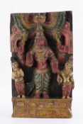 Relief, "Vishnu mit zwei weiblichen Adoranten", Indien, 20. Jh., Holz, geschnitzt, farbig gefasst, 