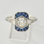 Ring, WG oder Platin, 1 Altschliffdiamant ca. 0.80 ct., 12 Saphire, eingeschliffen, 2 Diamanten im 