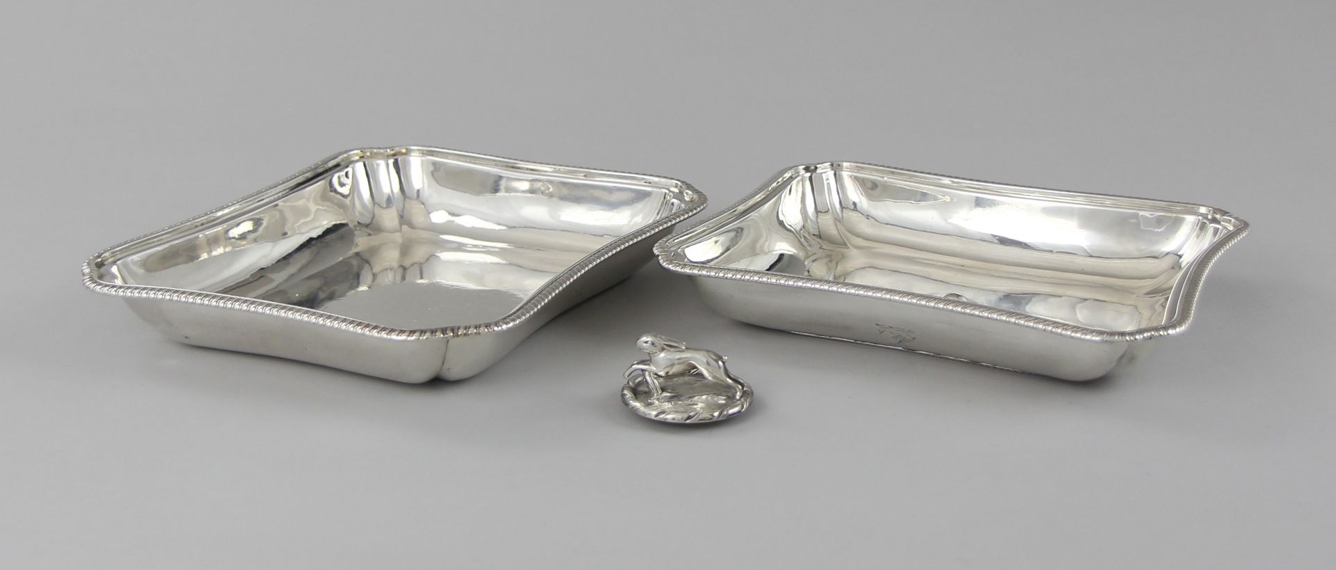 Paar schwere George III. - Deckelschalen, sog. "Entree Dishes" - Bild 3 aus 5
