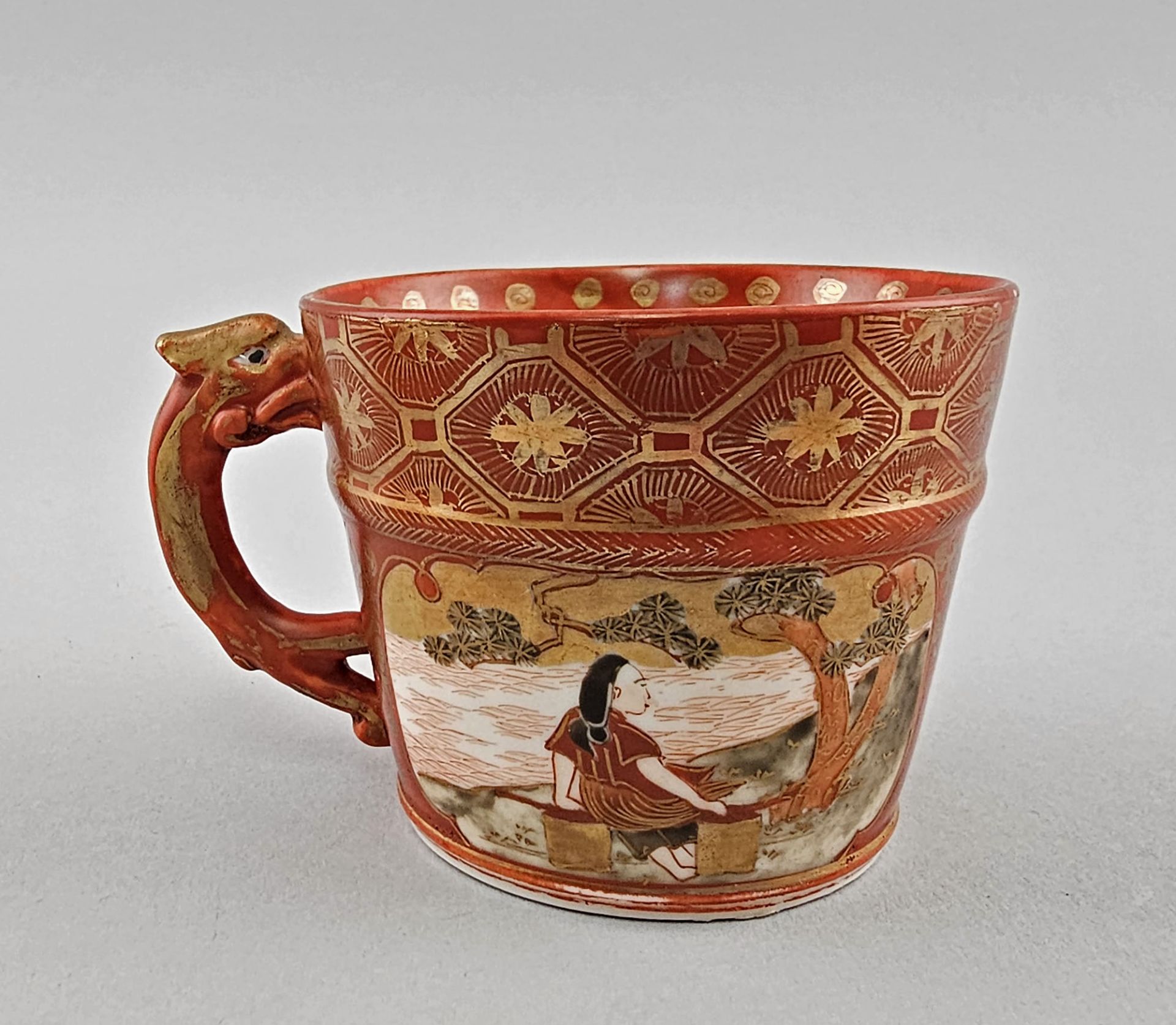 Chinesische Porzellan-Tasse mit Drachenhenkel - Image 3 of 6