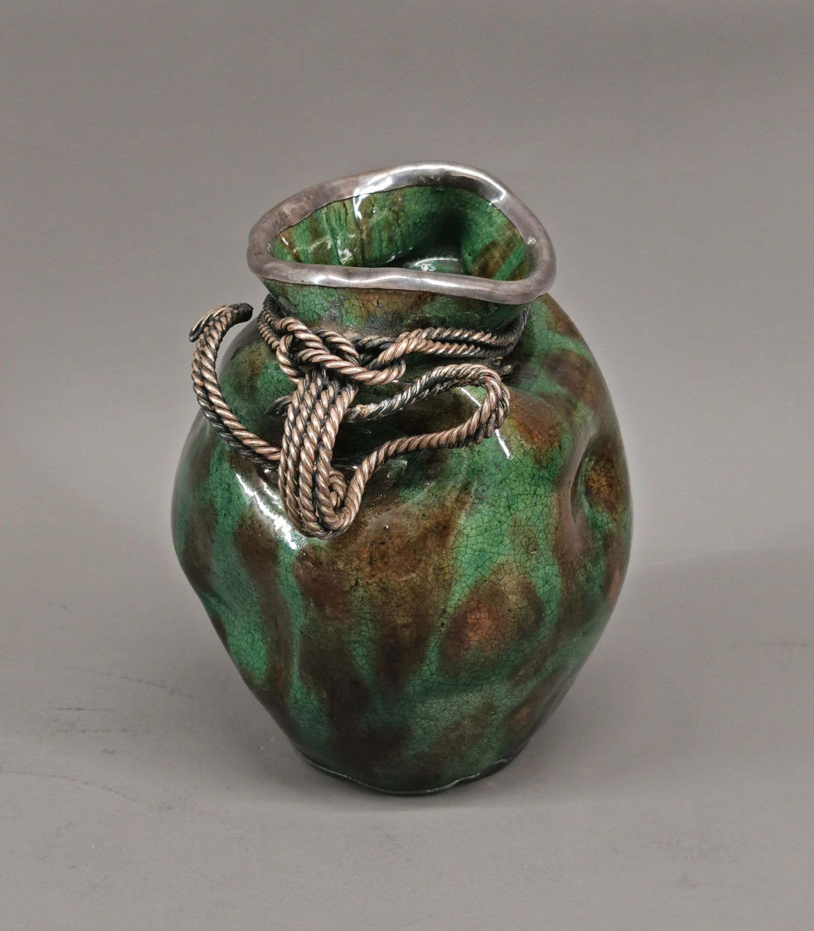 kleiner Design Krug/Vase mit Silber-Kordelband - Image 2 of 6