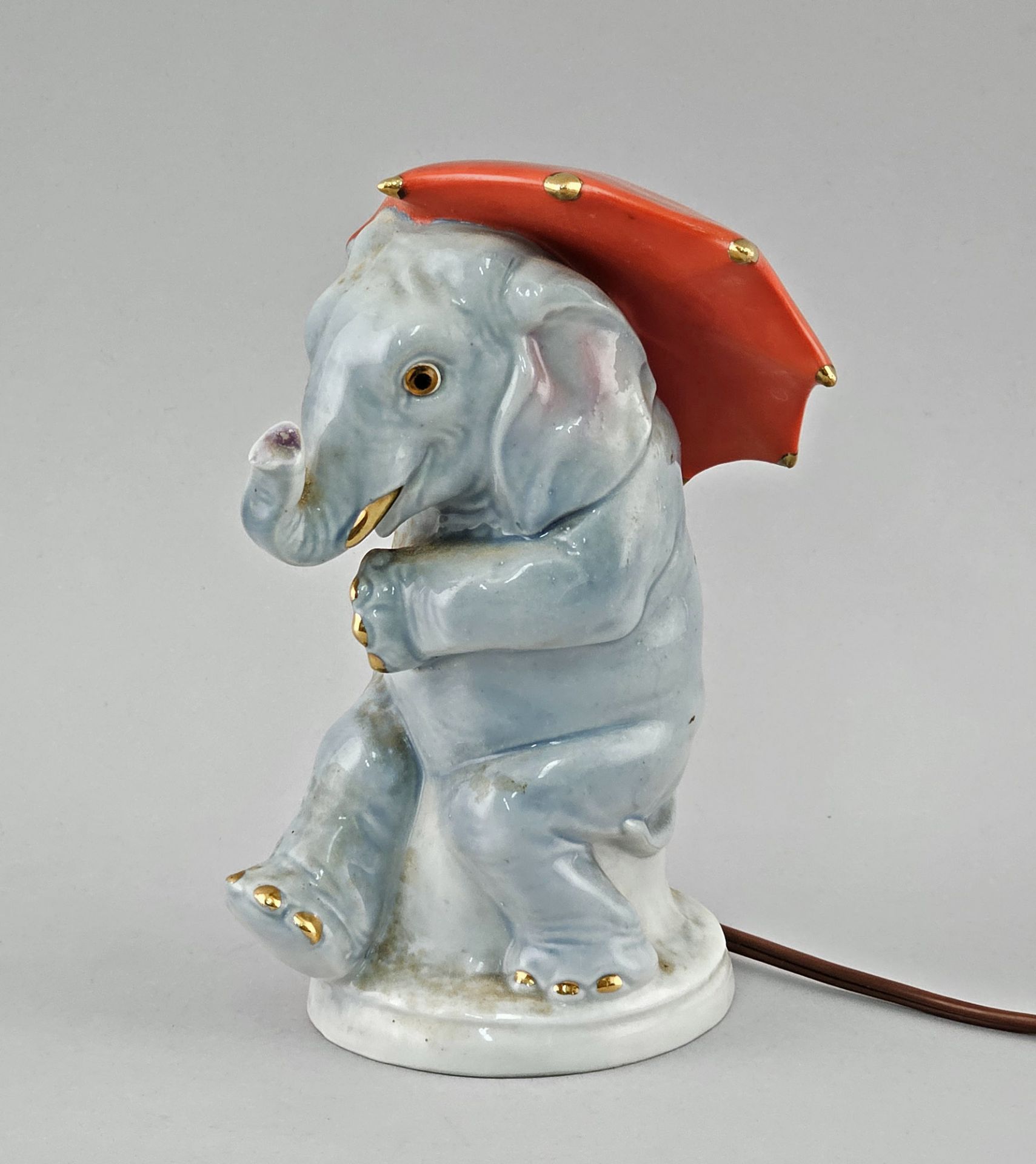 Rauchverzehrer Elefant mit Schirm