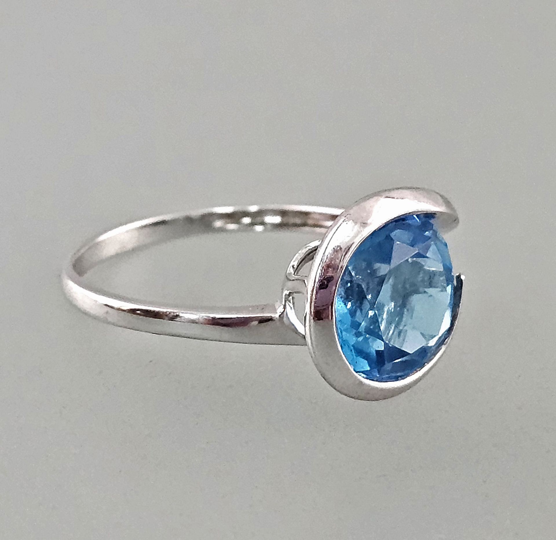 Ring mit blauem Stein - Image 2 of 4