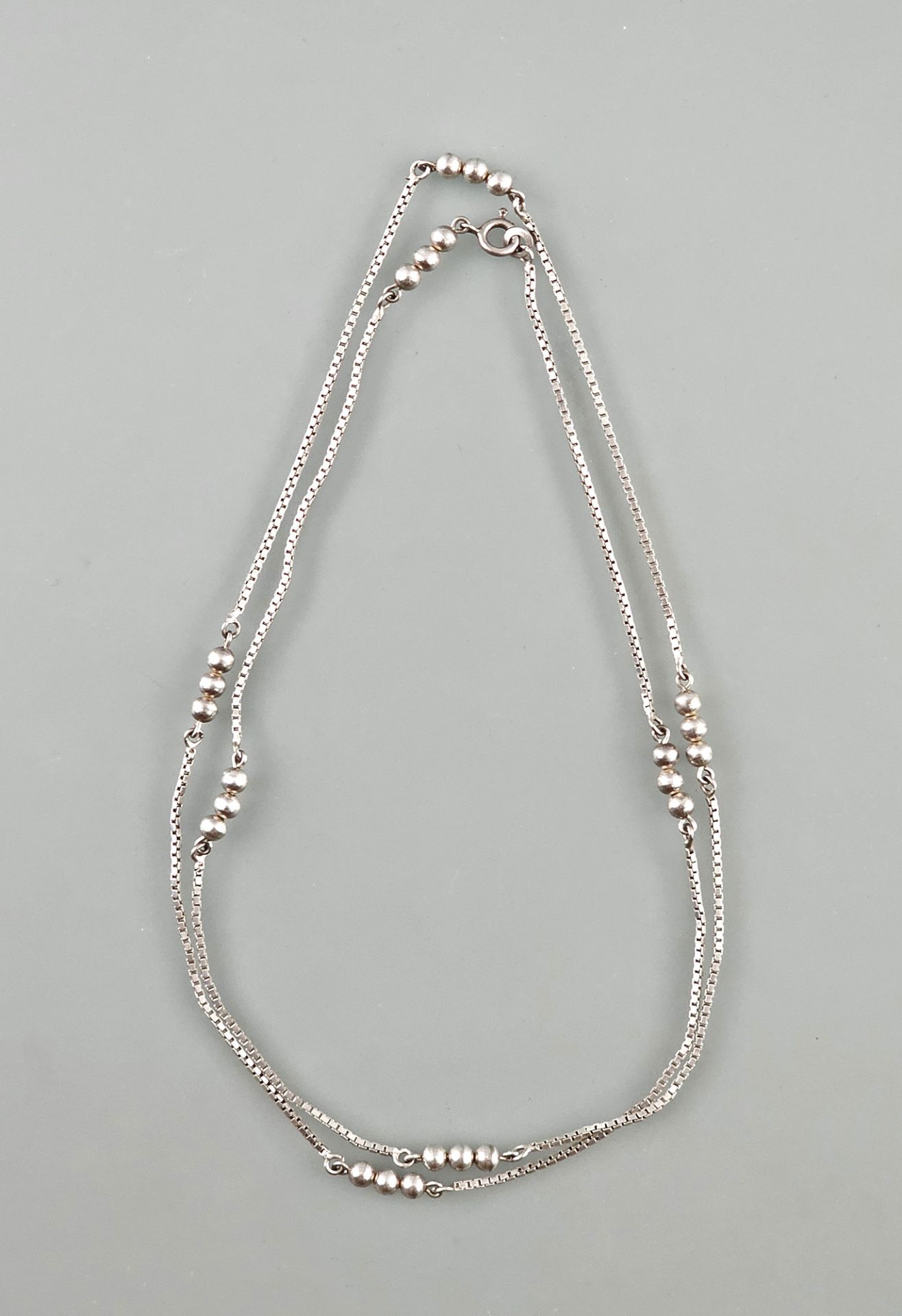 Langes Silber-Collier