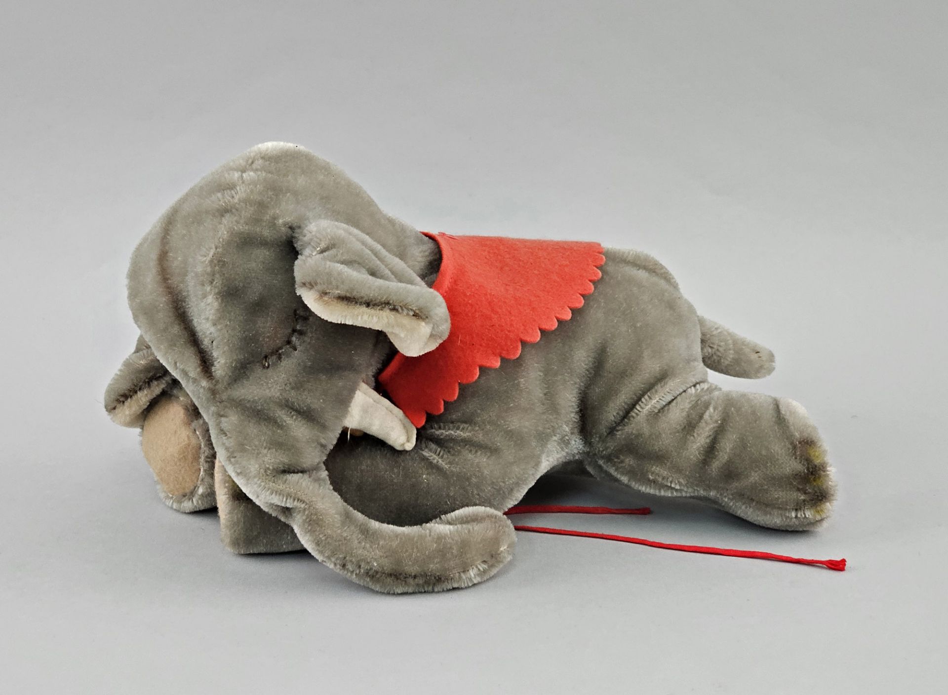 schlafender Elefant Steiff