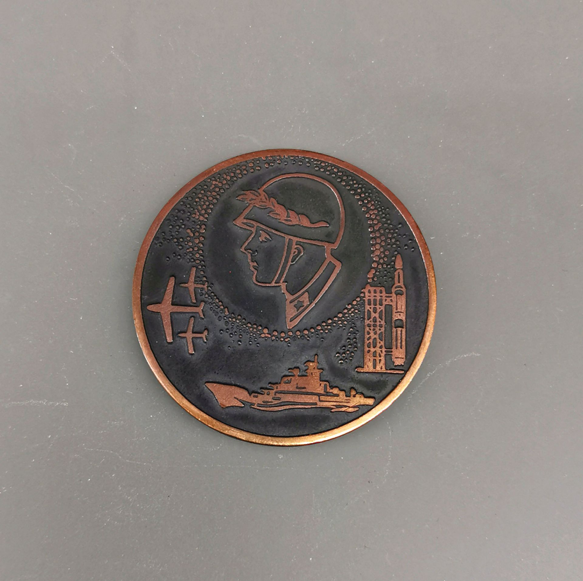 Bronze - Medaille 60 Jahre Volksbefreiungsarmee China - Image 2 of 4
