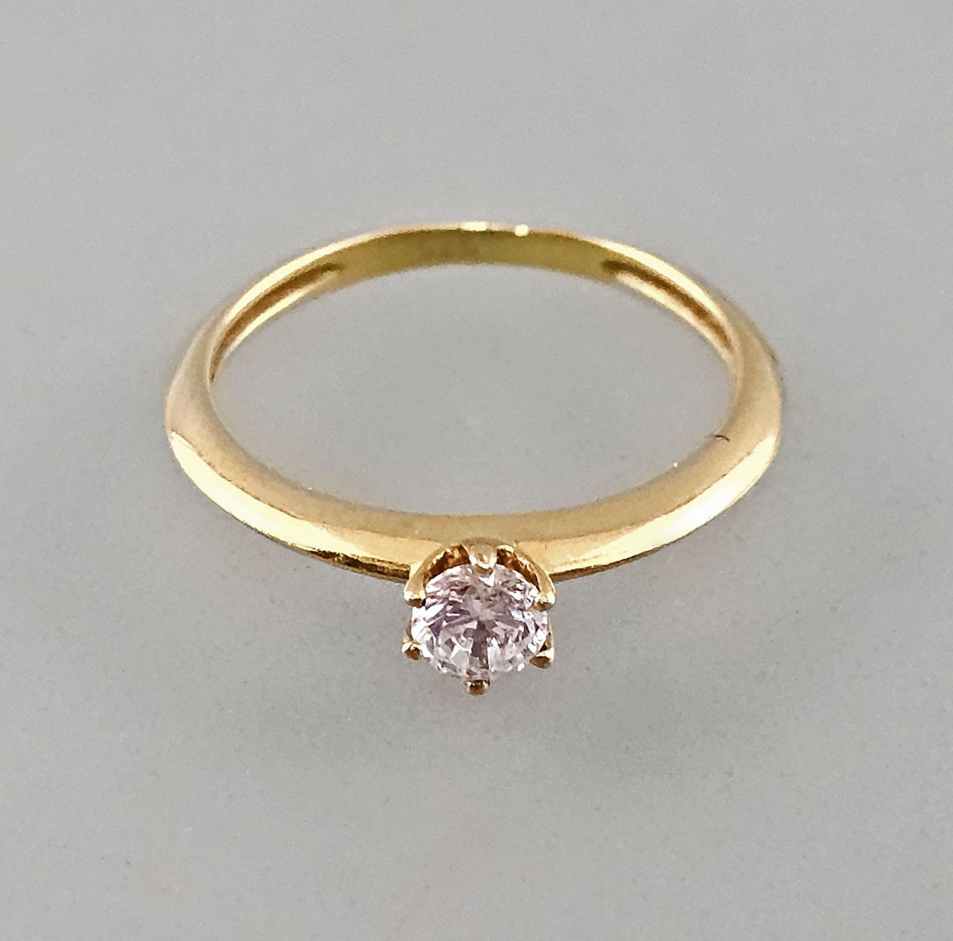 Zirkonia(?)-Ring