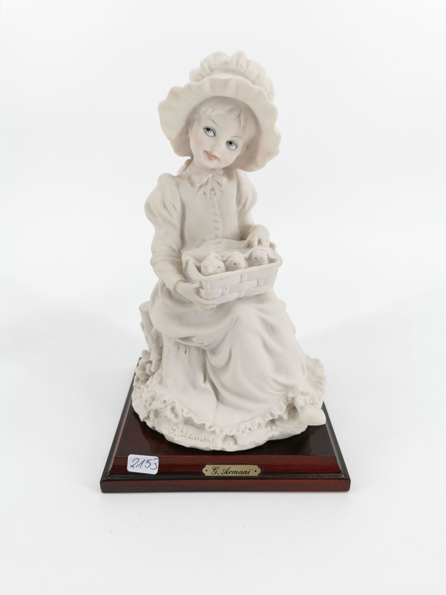 PORCELAIN FIGURE "GIRL WITH CHICKS"