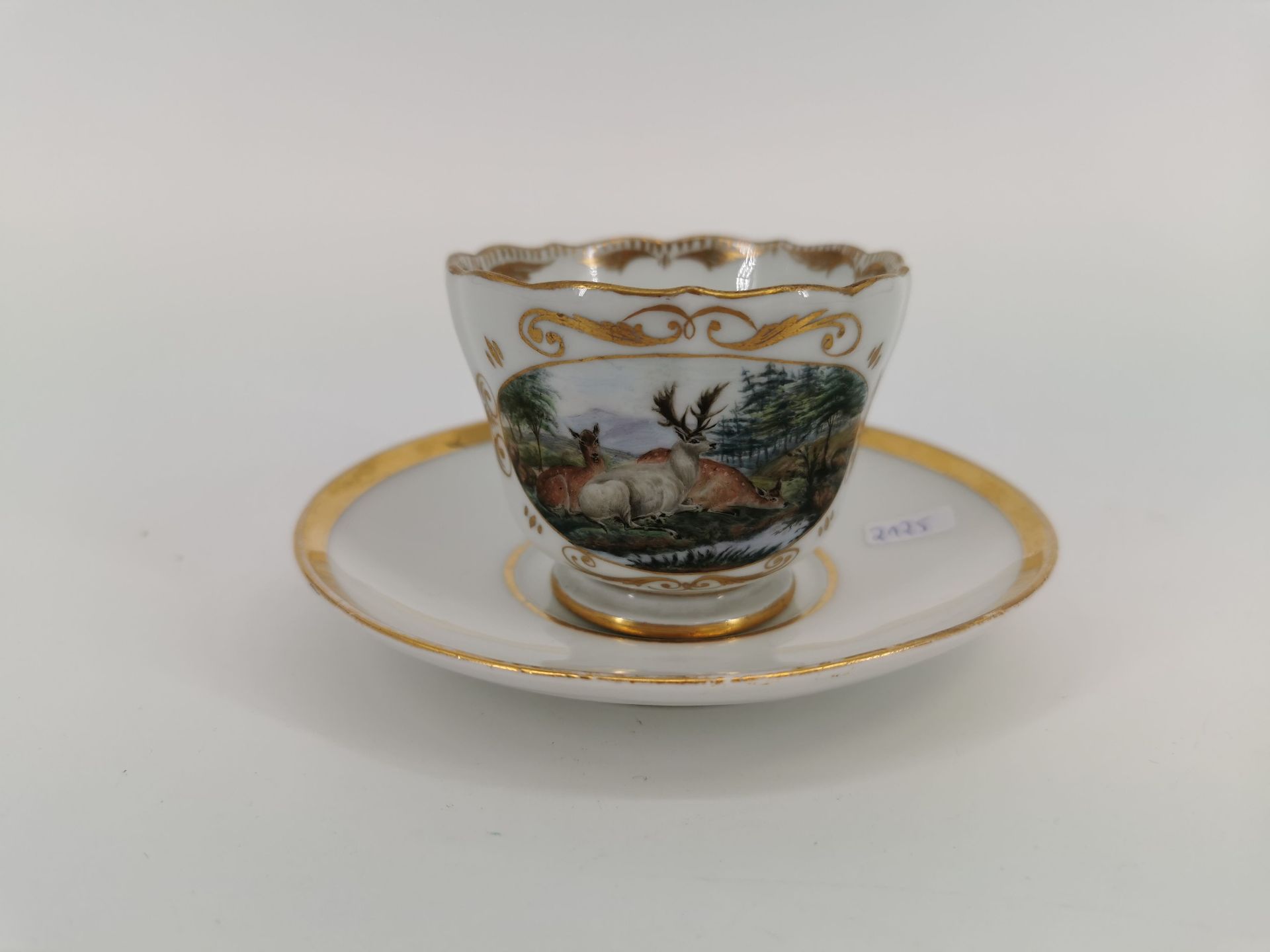 CUP WITH HUNTING SCENE