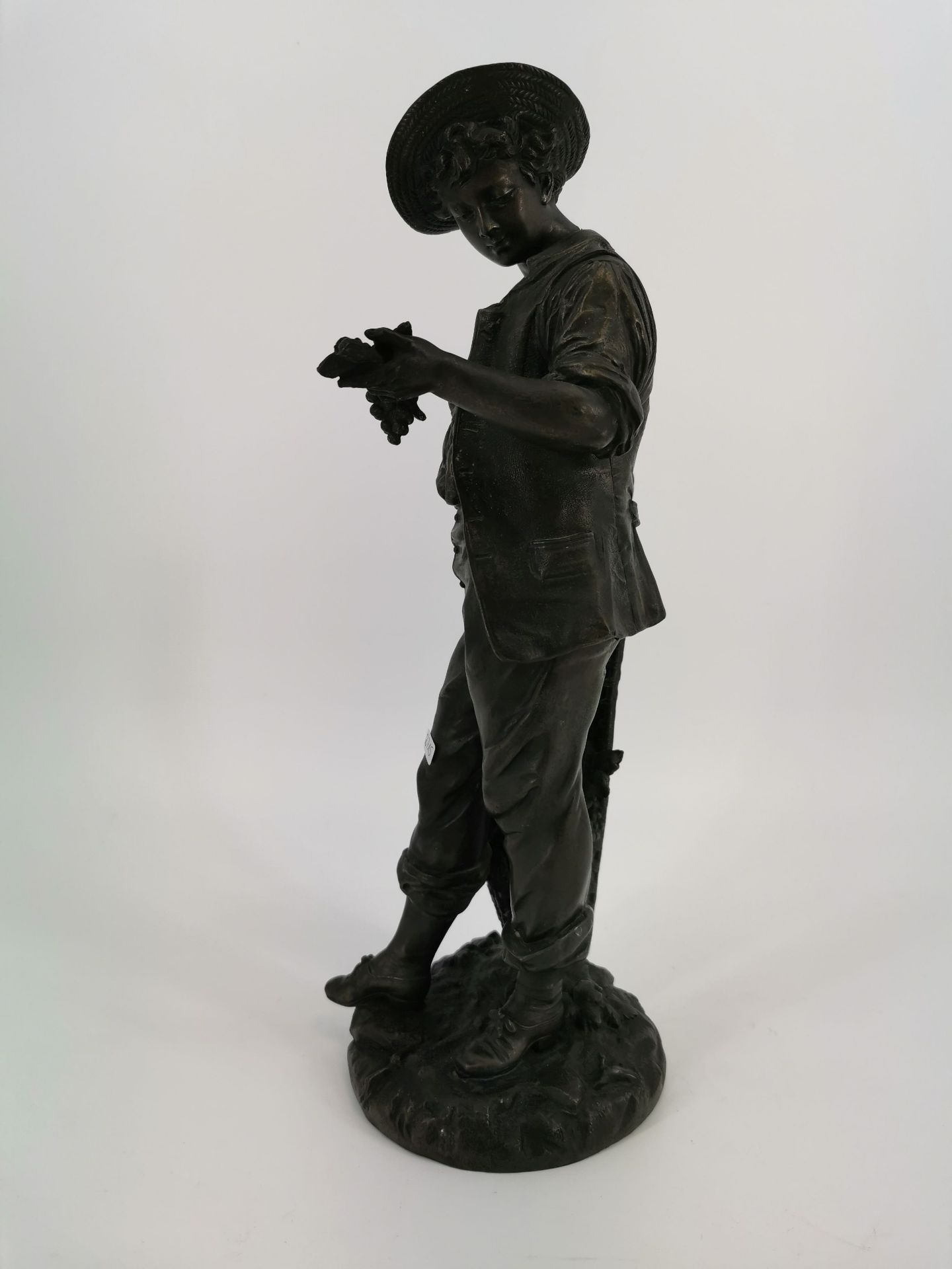 SCULPTOR OF THE 19TH / 20TH CENTURY - FARMER AT THE GRAPE HARVEST - Image 2 of 5