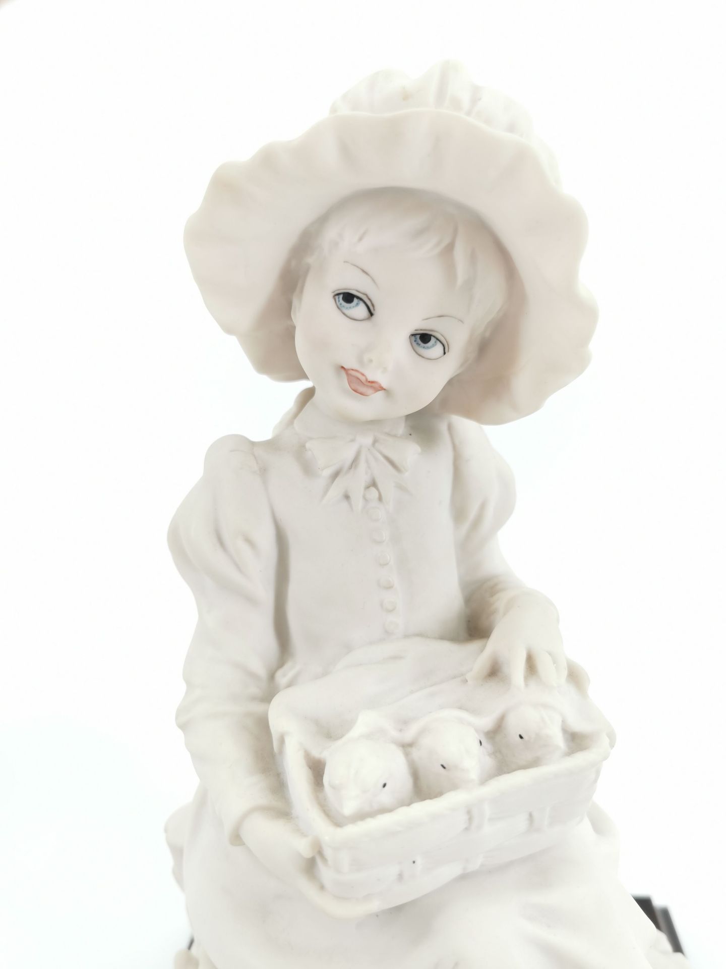 PORCELAIN FIGURE "GIRL WITH CHICKS" - Image 6 of 6