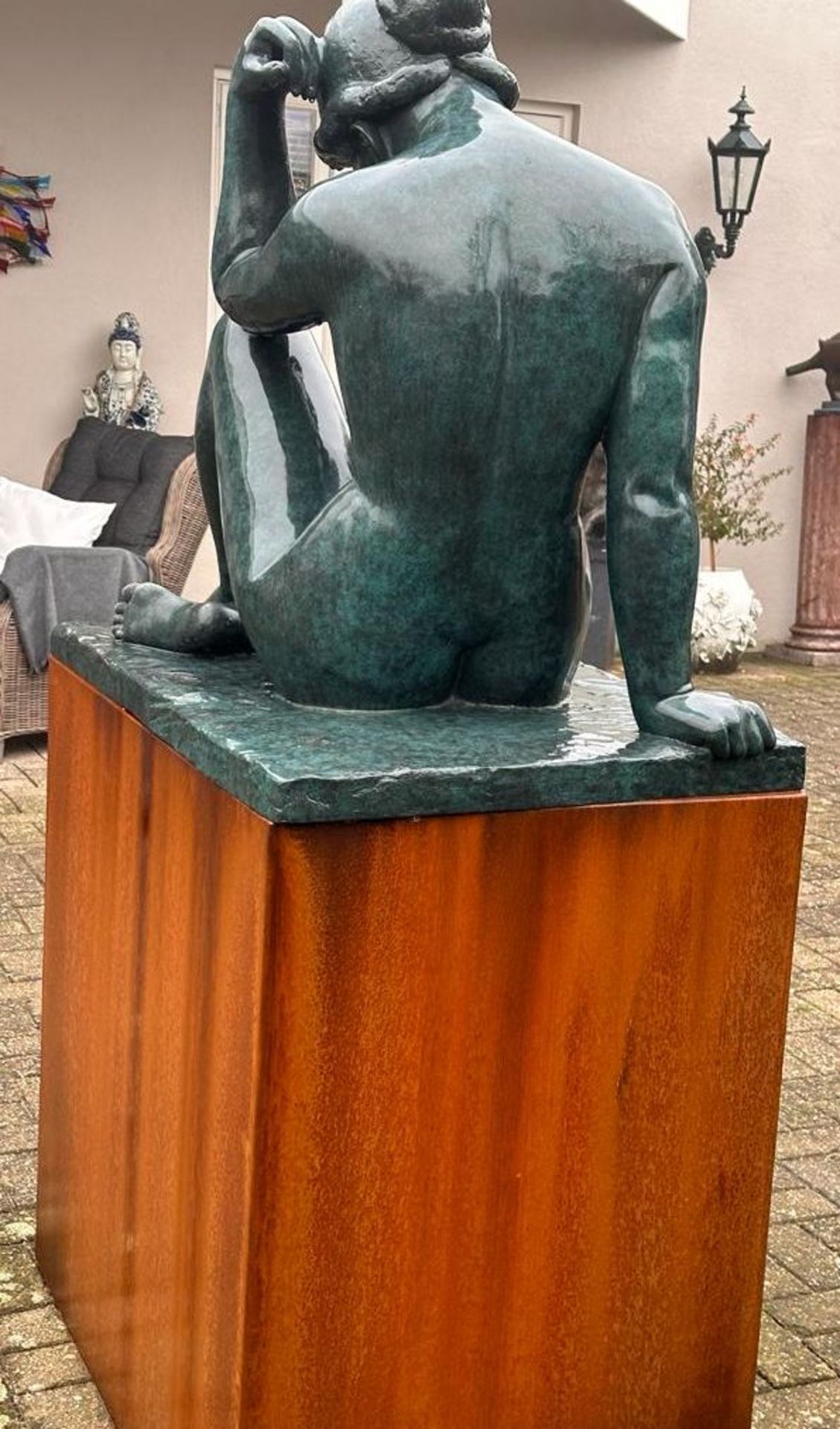 SCULPTURE: SQUATTING WOMAN - Image 9 of 9