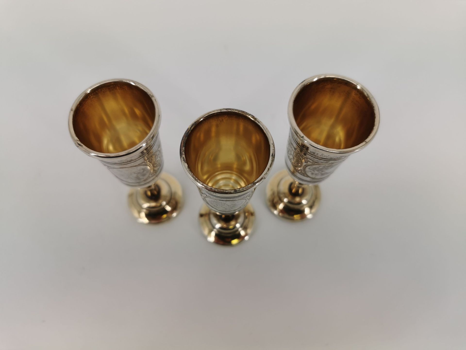 3 LIQUEUR GLASSES - Image 2 of 4