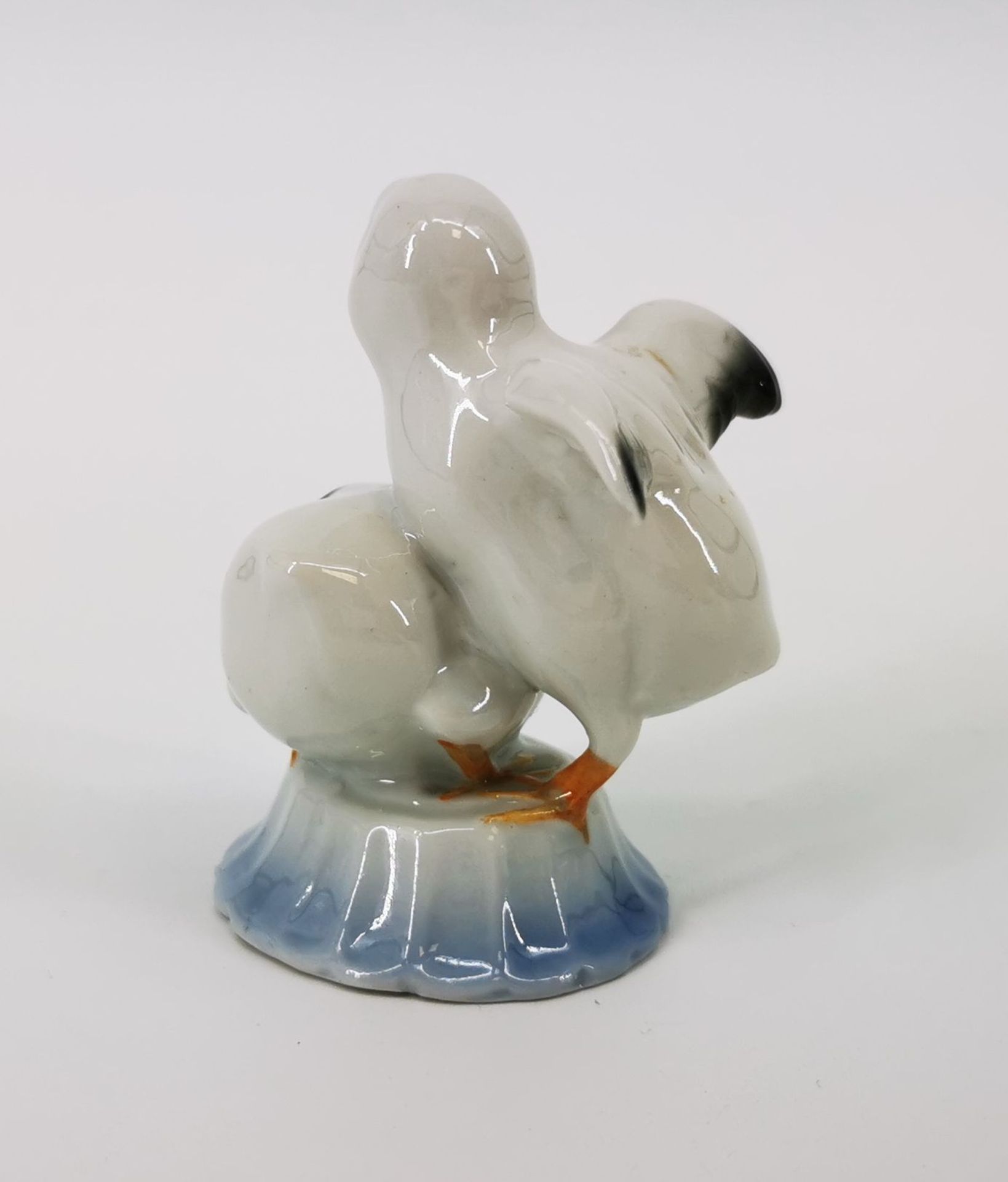 PORCELAIN FIGURE GROUP - Image 3 of 5