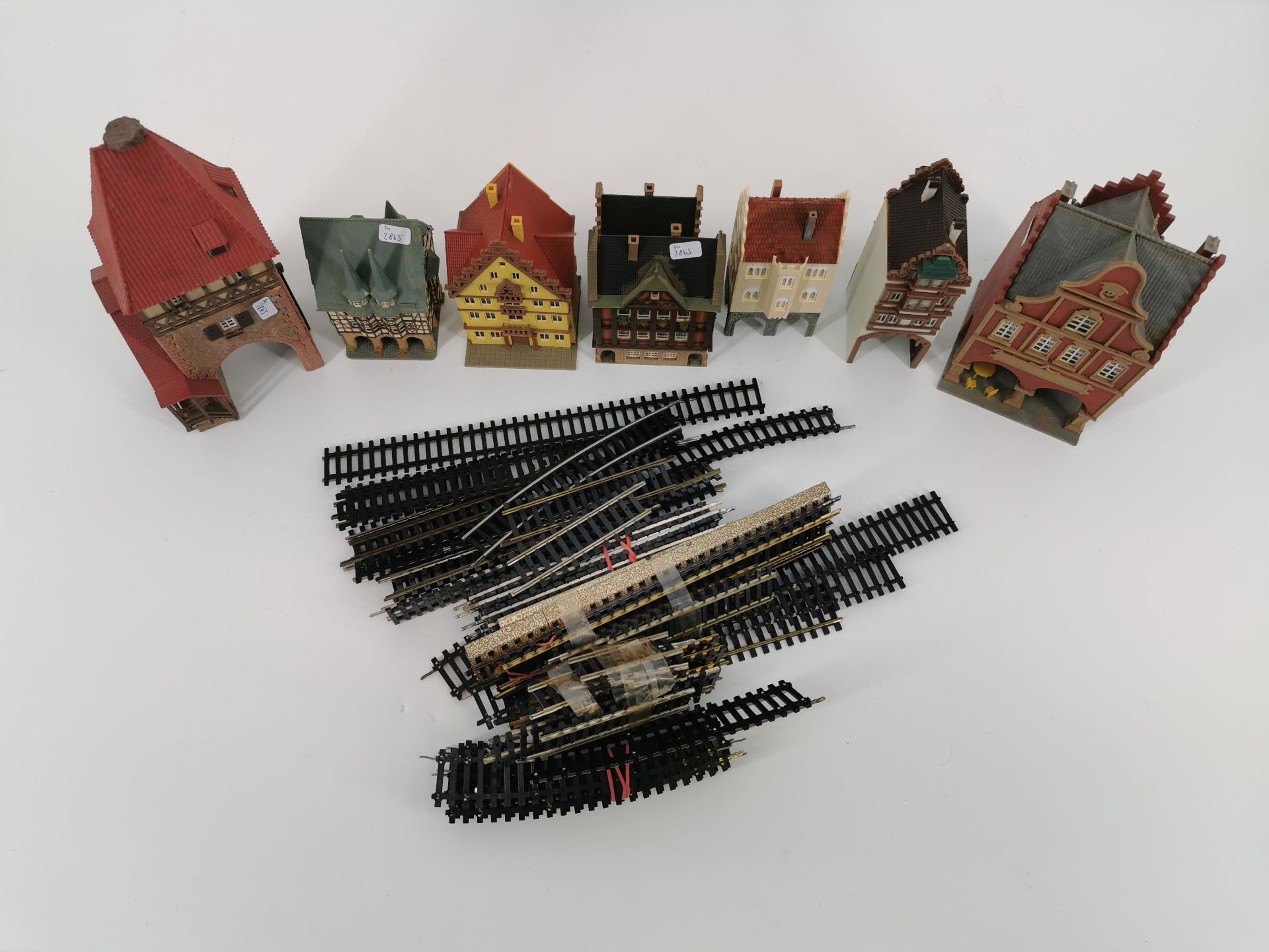 MODEL RAILWAY ACCESSORIES - Image 2 of 2