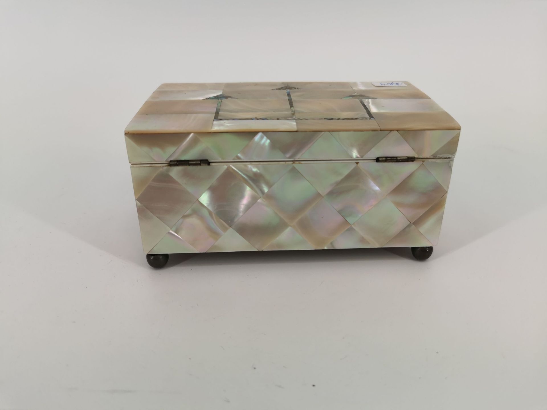 MOTHER OF PEARL BOX - Image 4 of 4