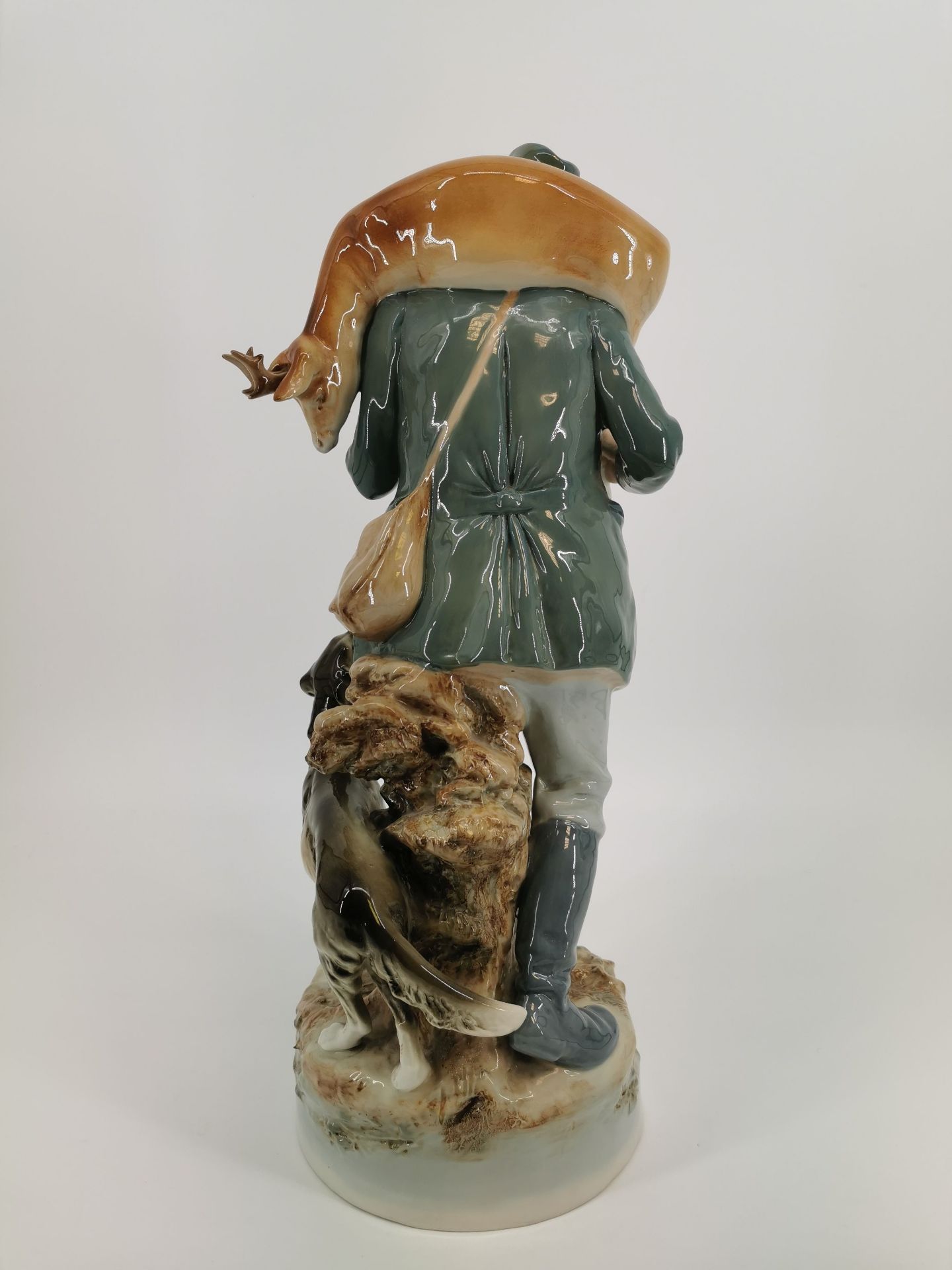 GROSSE FIGUR - JÄGER MIT HUND UND REH - Bild 4 aus 7