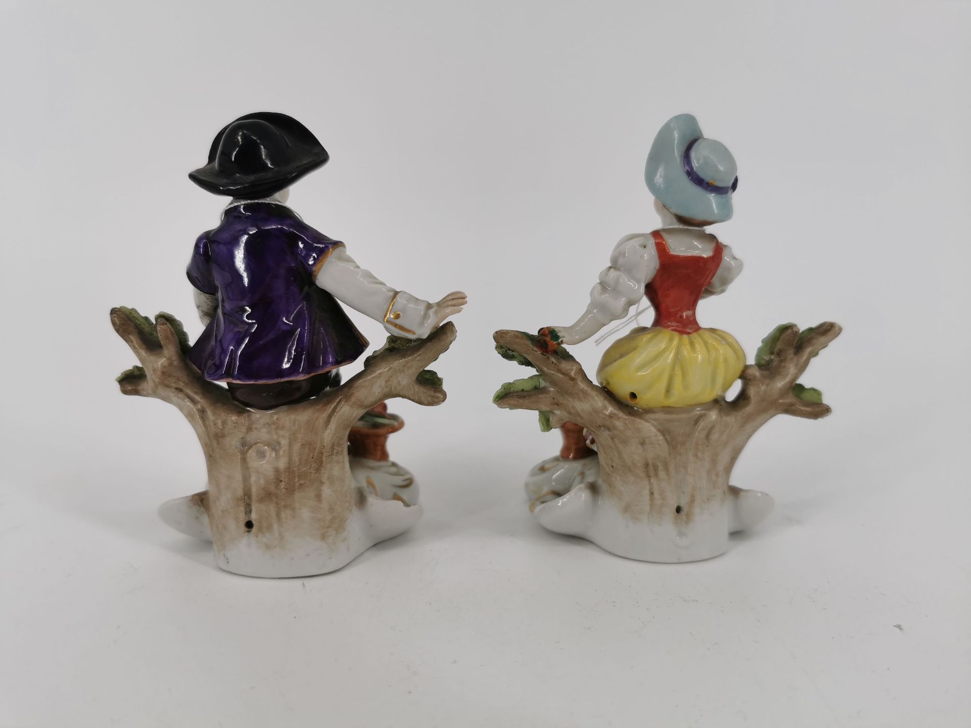 TWO PORCELAIN FIGURES - Image 3 of 5