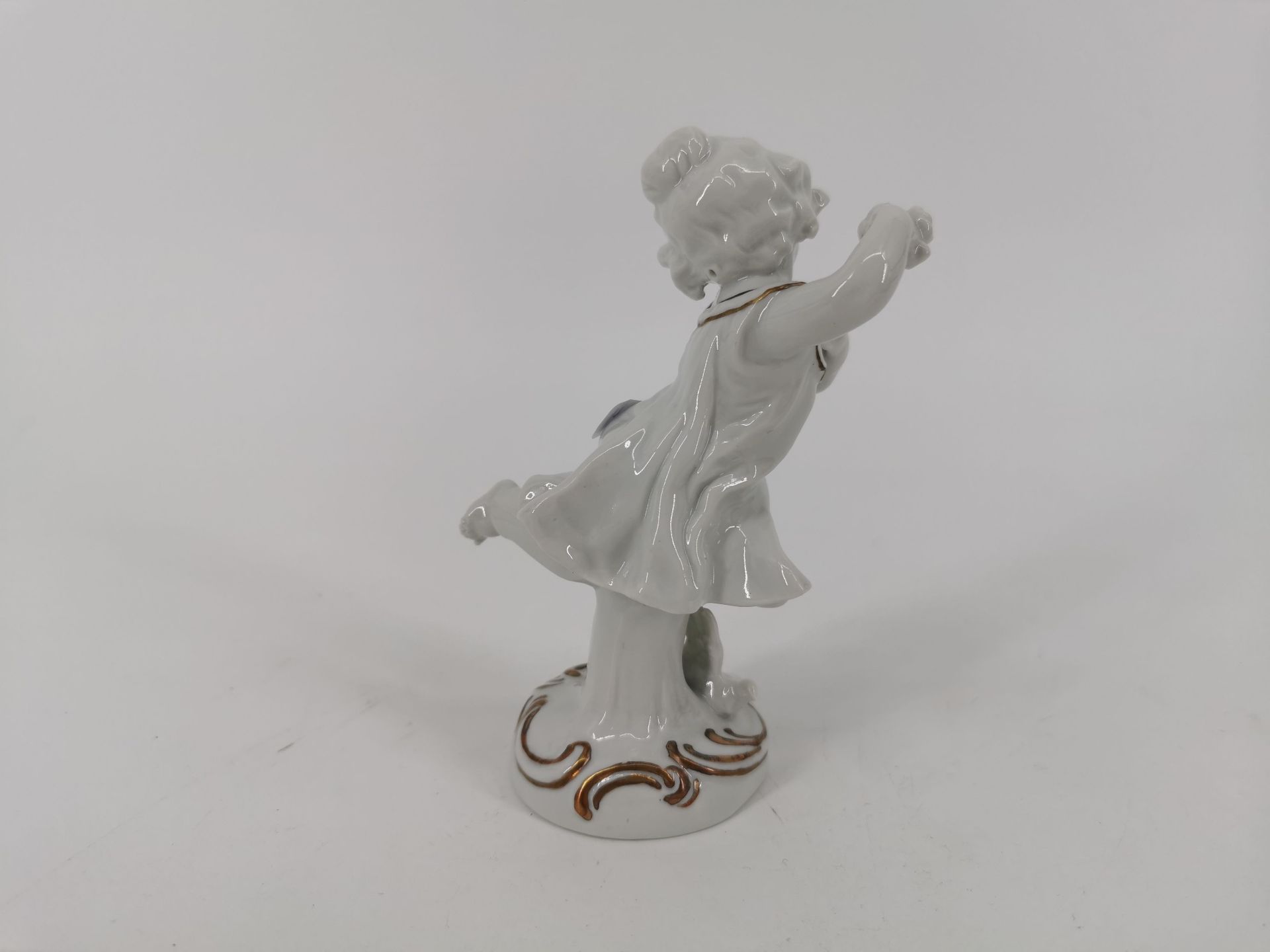 PORCELAIN FIGURE - Image 2 of 5