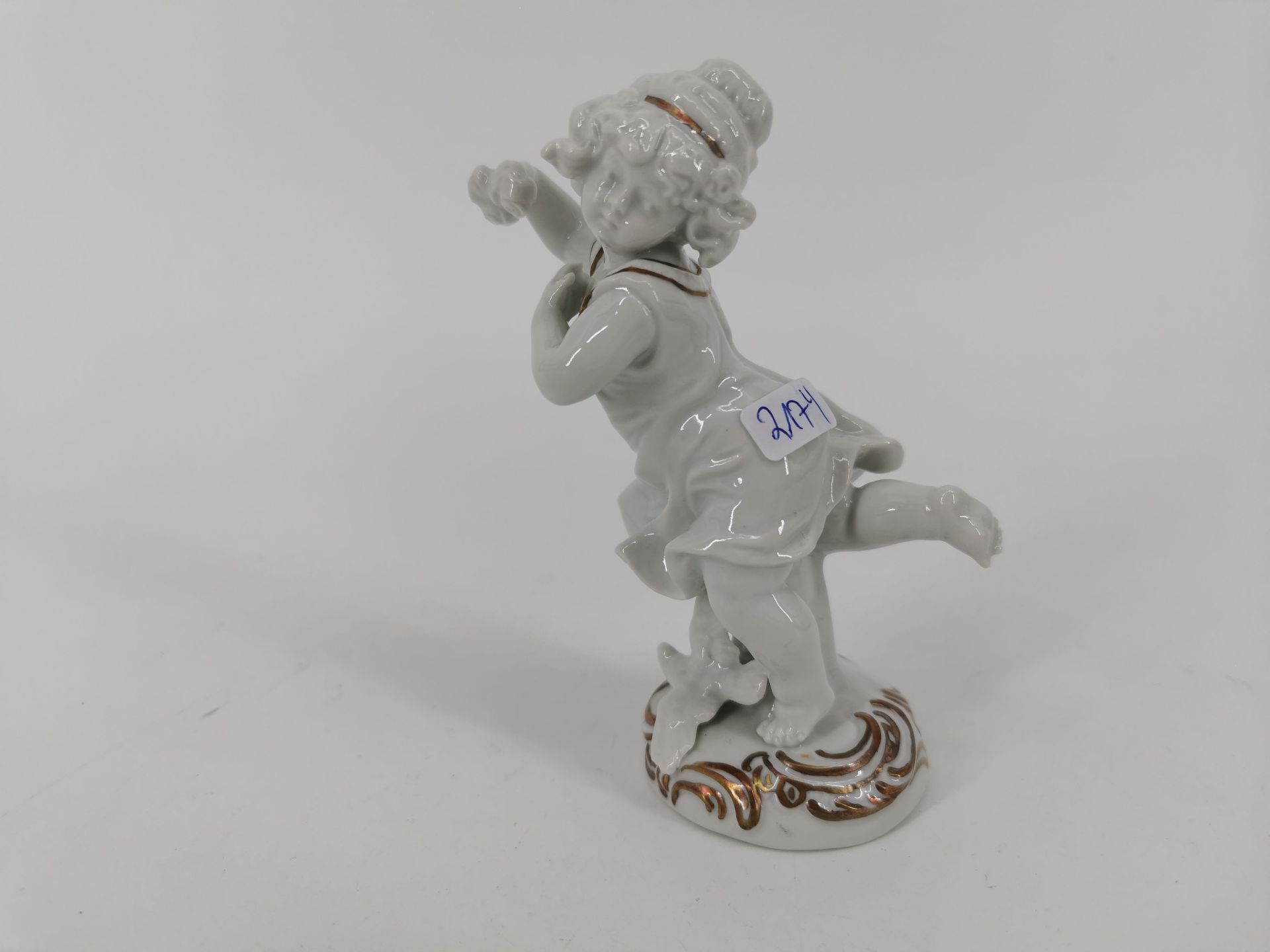 PORCELAIN FIGURE - Image 4 of 5