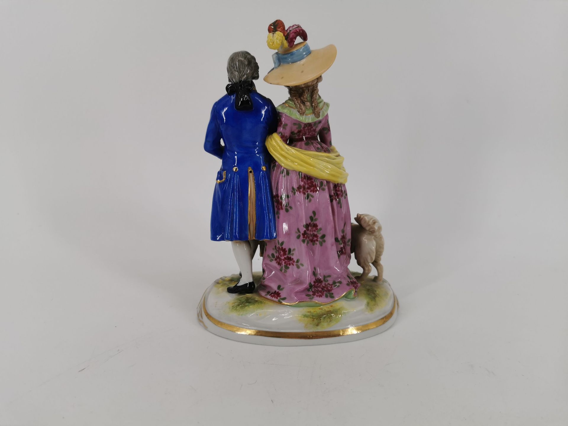 PORCELAIN FIGURE GROUP - Image 3 of 4