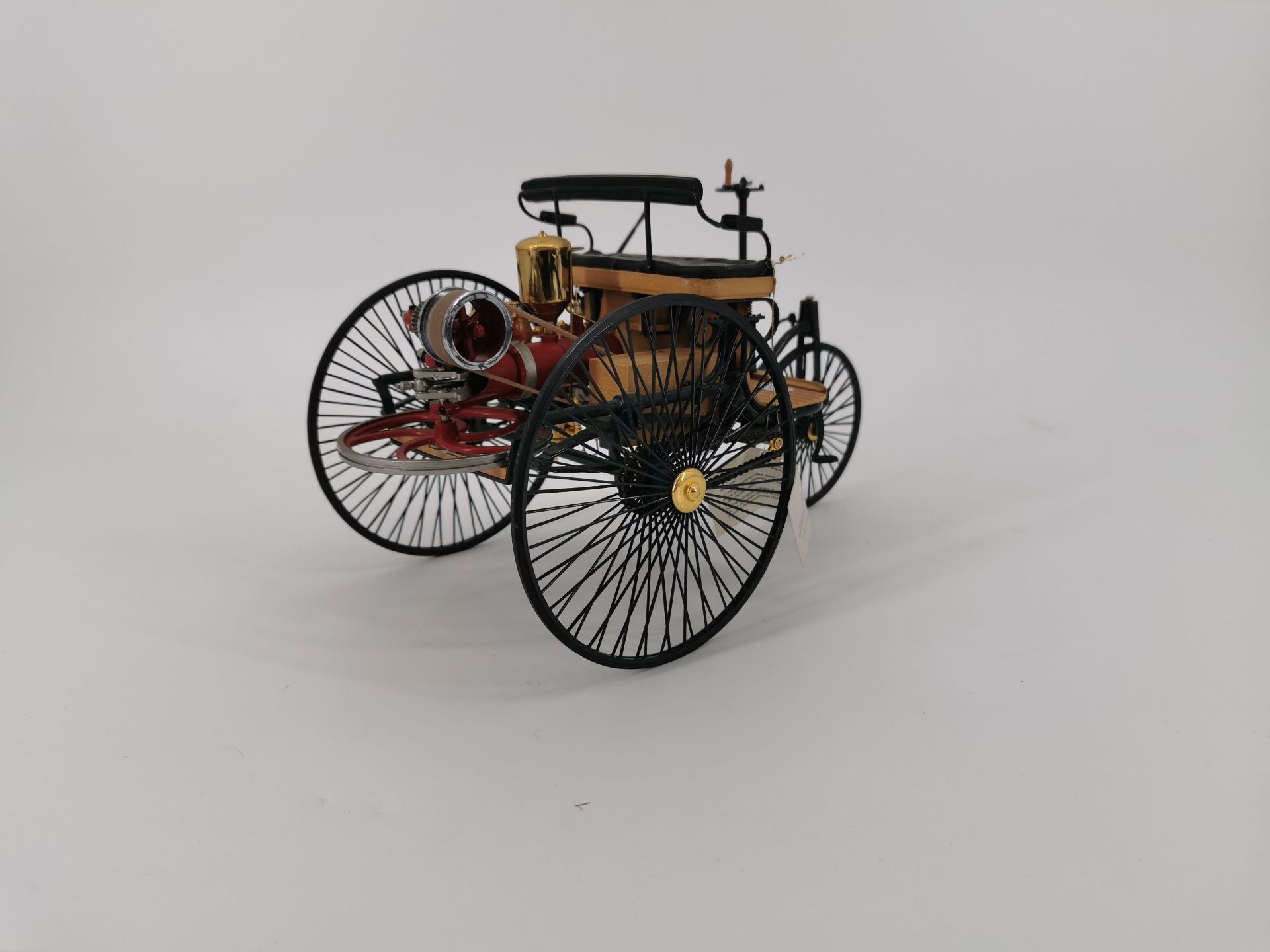 MODEL CAR  - Image 3 of 4