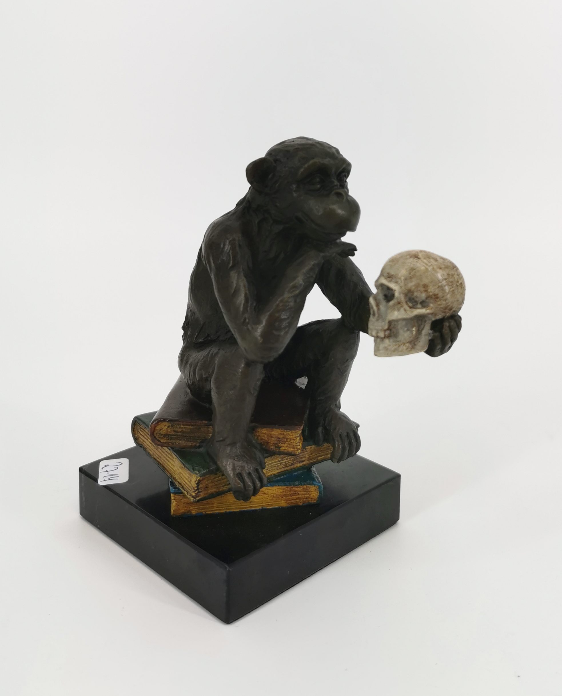 SCULPTURE - MONKEY