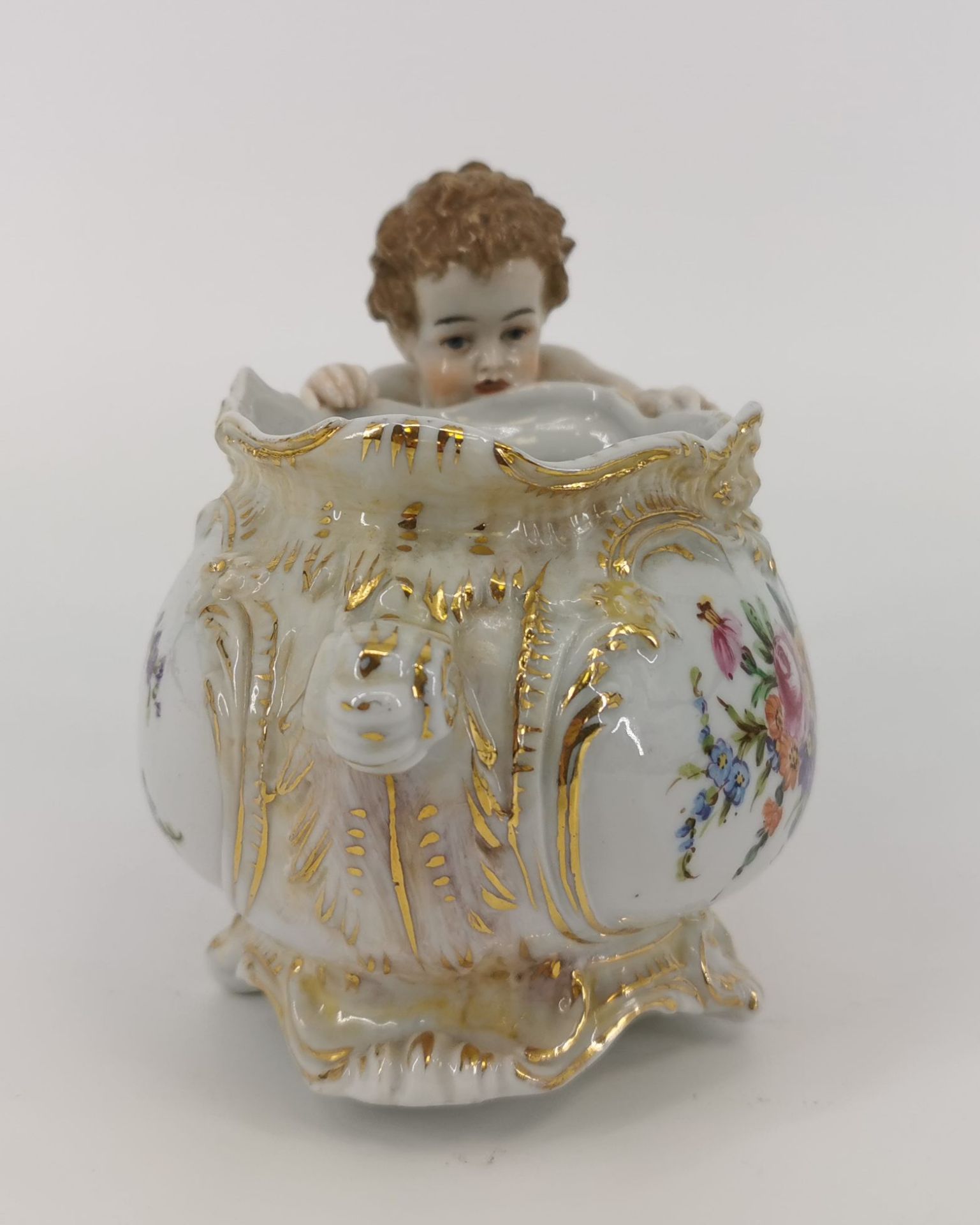 VASE WITH PUTTO - Image 4 of 10