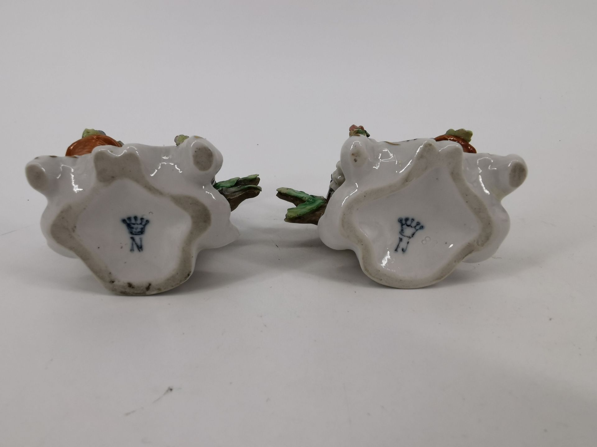 TWO PORCELAIN FIGURES - Image 5 of 5